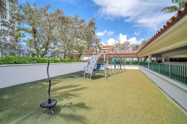 20000 E Country Club Dr 714, Aventura, FL 33180