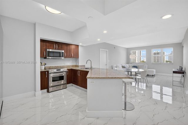 20000 E Country Club Dr 714, Aventura, FL 33180