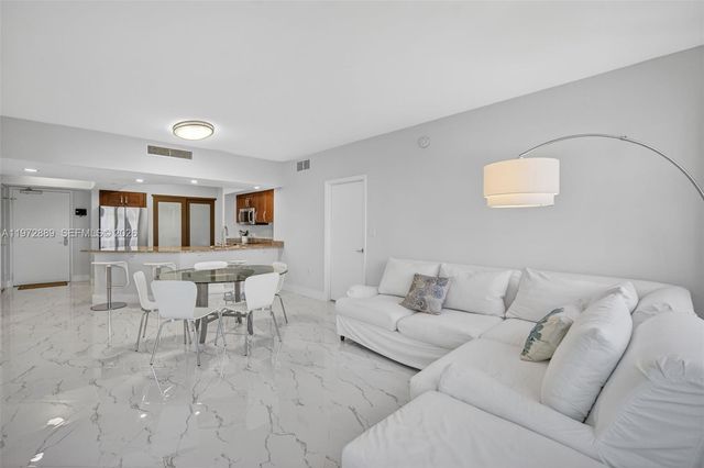 20000 E Country Club Dr 714, Aventura, FL 33180