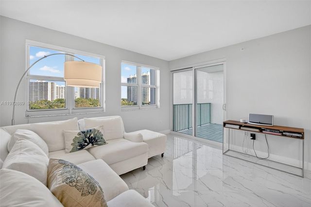 20000 E Country Club Dr 714, Aventura, FL 33180