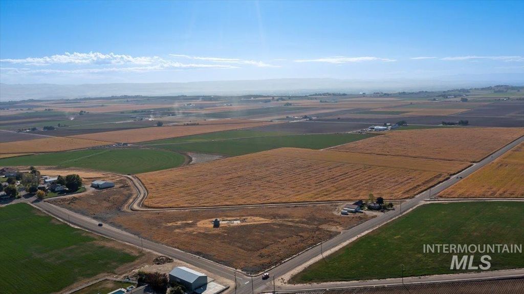 17391 Homedale Rd, Caldwell, ID 83607