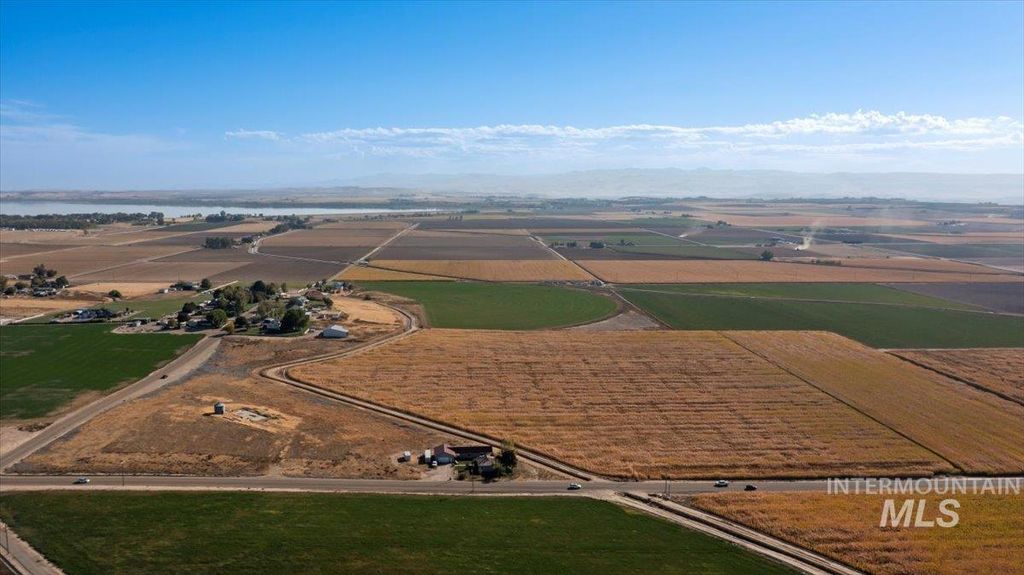 17391 Homedale Rd, Caldwell, ID 83607 photo 2