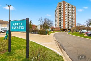 3925 Triumvera Drive 10B, Glenview, IL 60025