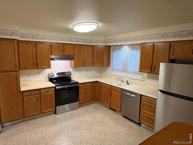 2400 Elmhurst Place, Longmont, CO 80503