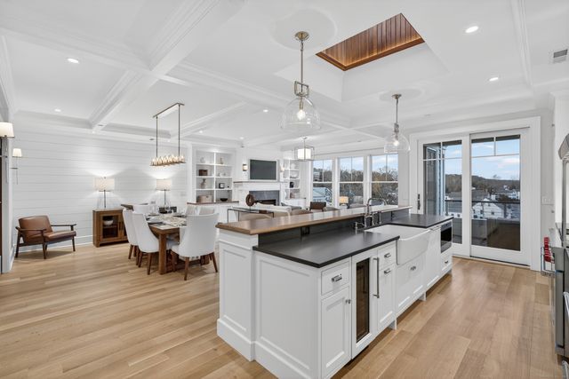 22 West Main Street 11, Groton, CT 06355