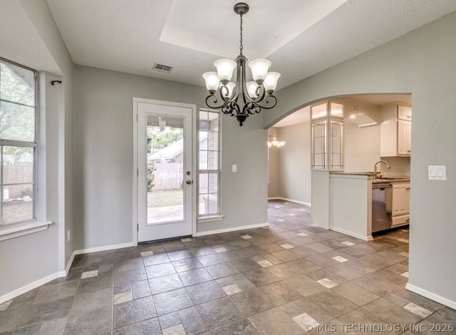 8800 N 123rd East Avenue, Owasso, OK 74055