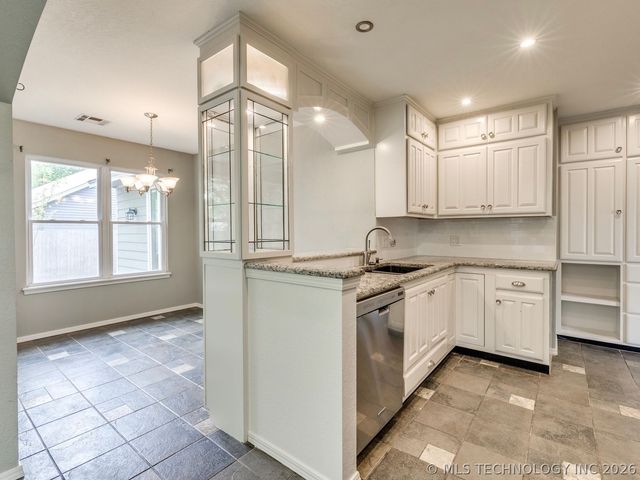 8800 N 123rd East Avenue, Owasso, OK 74055