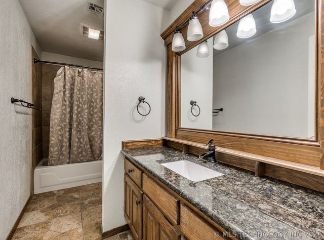 8800 N 123rd East Avenue, Owasso, OK 74055