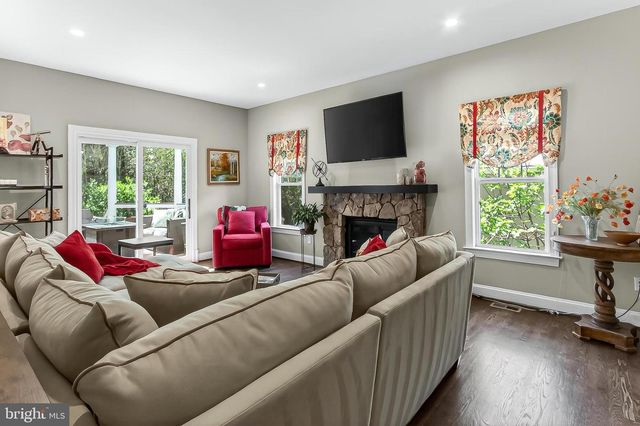 4004 9TH ST S, Arlington, VA 22204