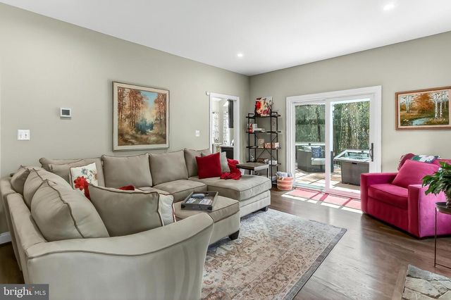 4004 9TH ST S, Arlington, VA 22204