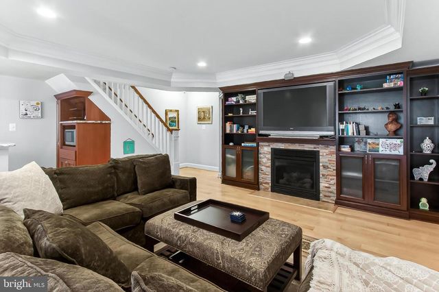 4004 9TH ST S, Arlington, VA 22204