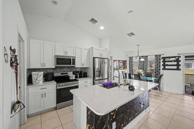 2900 W 42nd St Street W, Lehigh Acres, FL 33971