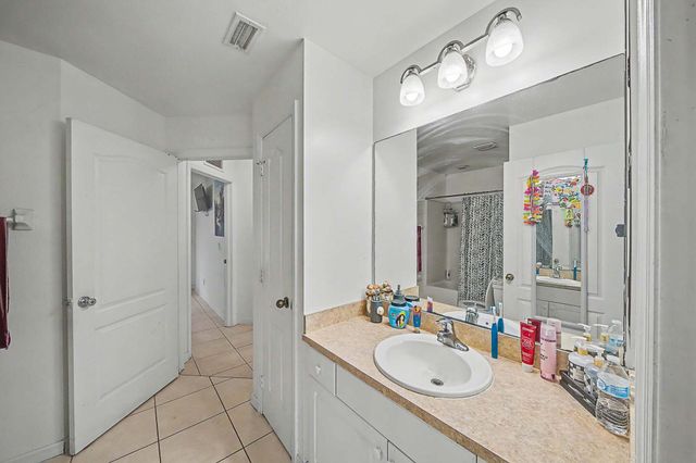 2900 W 42nd St Street W, Lehigh Acres, FL 33971