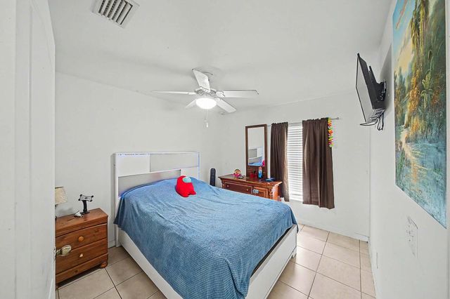 2900 W 42nd St Street W, Lehigh Acres, FL 33971
