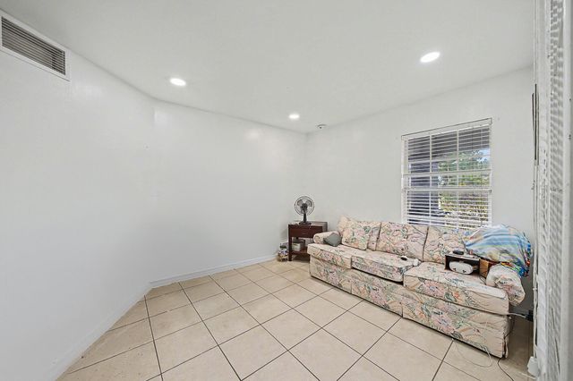 2900 W 42nd St Street W, Lehigh Acres, FL 33971
