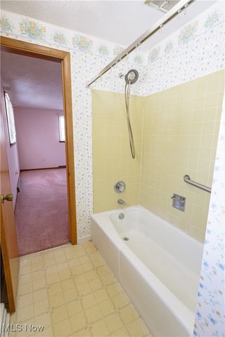 425 Providence Avenue SE, New Philadelphia, OH 44663