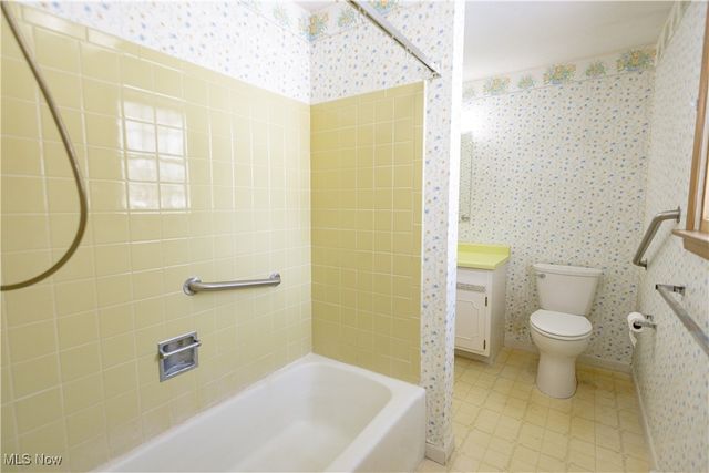 425 Providence Avenue SE, New Philadelphia, OH 44663