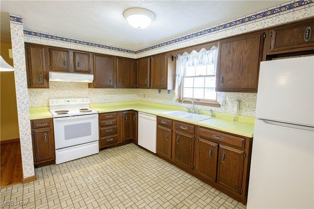 425 Providence Avenue SE, New Philadelphia, OH 44663