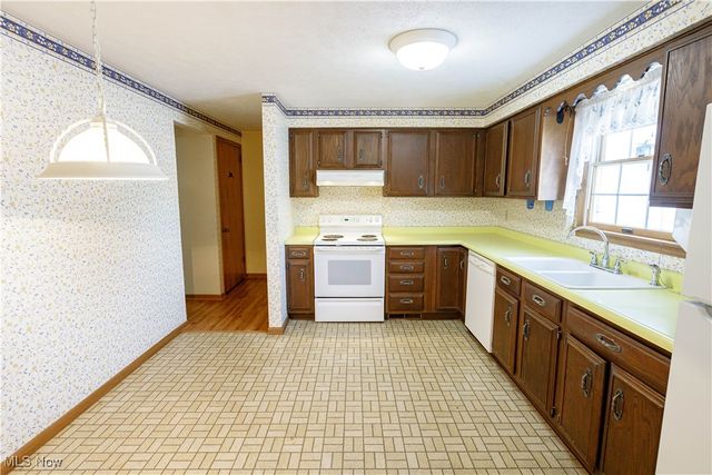 425 Providence Avenue SE, New Philadelphia, OH 44663