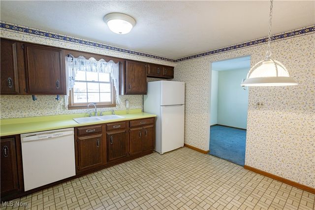 425 Providence Avenue SE, New Philadelphia, OH 44663