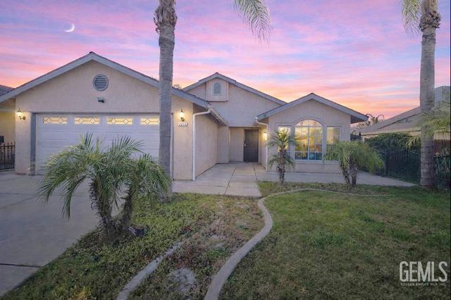 2216 Palomar Court, Delano, CA 93215