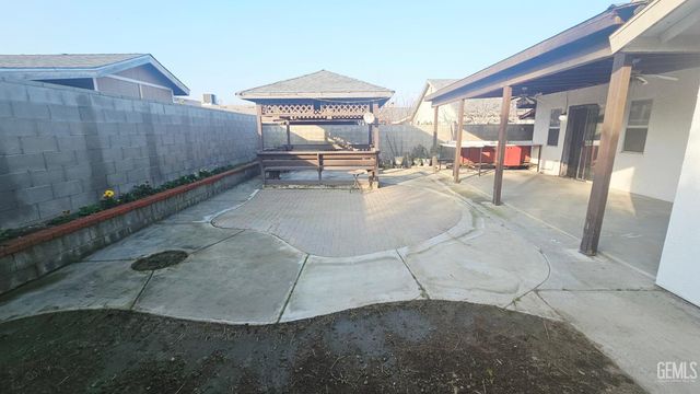 2216 Palomar Court, Delano, CA 93215