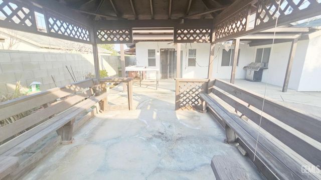 2216 Palomar Court, Delano, CA 93215