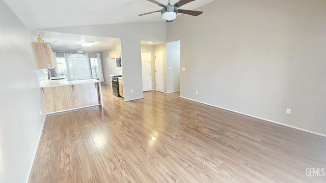 2216 Palomar Court, Delano, CA 93215
