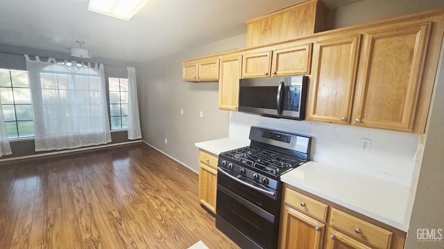 2216 Palomar Court, Delano, CA 93215