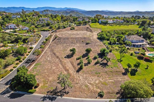 1971 Candice Court 64, Fallbrook, CA 92028