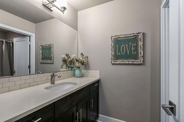 3730 SW Badger Court, Redmond, OR 97756