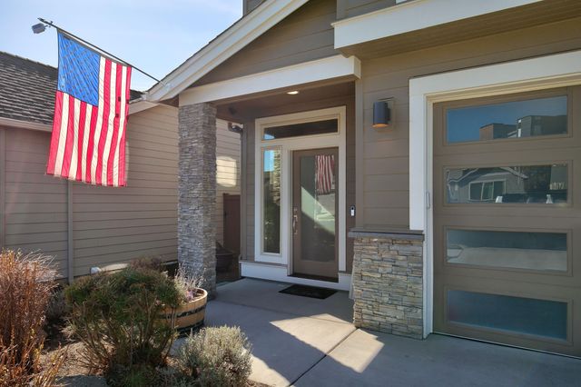 3730 SW Badger Court, Redmond, OR 97756