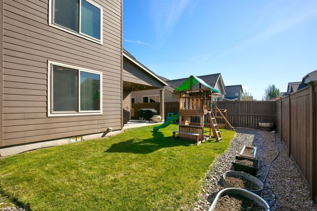 3730 SW Badger Court, Redmond, OR 97756