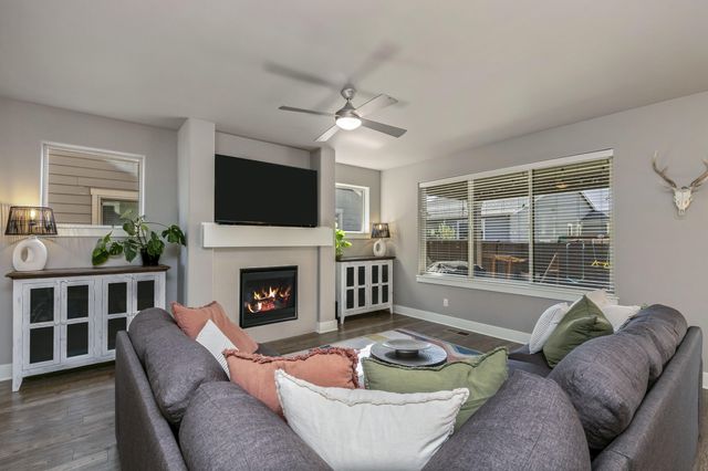 3730 SW Badger Court, Redmond, OR 97756