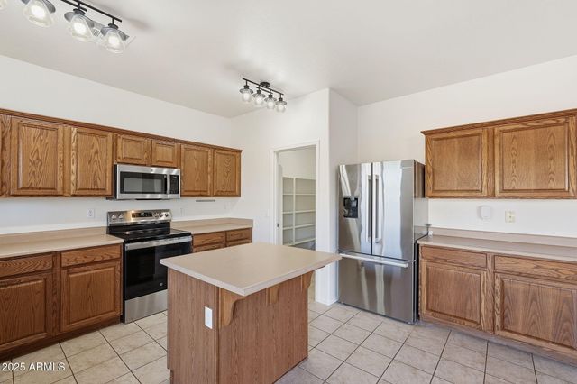 198 E MULE TRAIN Trail, San Tan Valley, AZ 85143