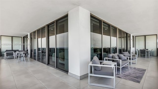 5875 Collins Avenue 1807, Miami Beach, FL 33140