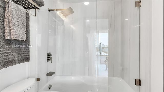 5875 Collins Avenue 1807, Miami Beach, FL 33140