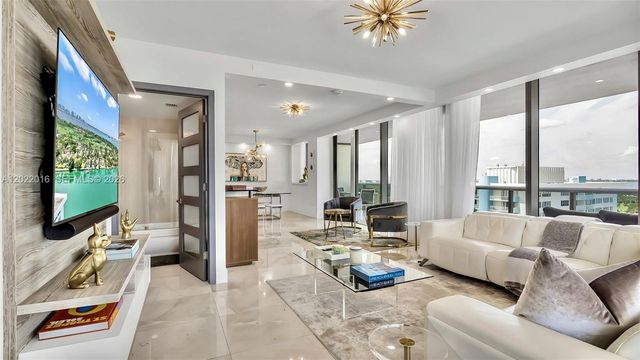 5875 Collins Avenue 1807, Miami Beach, FL 33140