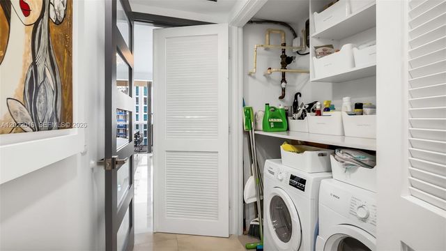 5875 Collins Avenue 1807, Miami Beach, FL 33140