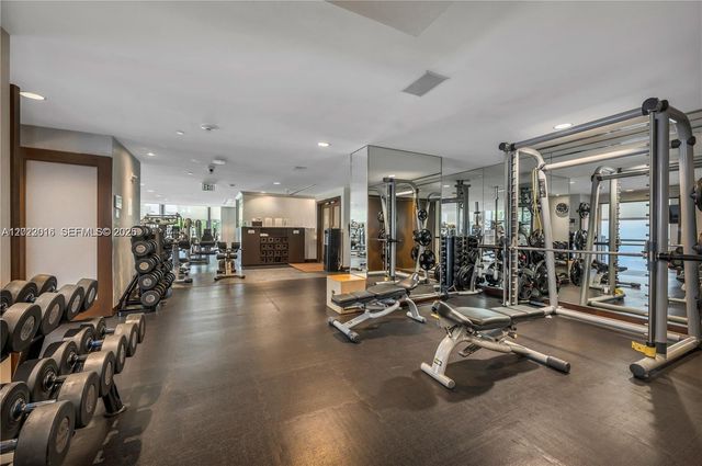 5875 Collins Avenue 1807, Miami Beach, FL 33140