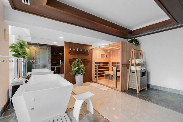 5875 Collins Avenue 1807, Miami Beach, FL 33140