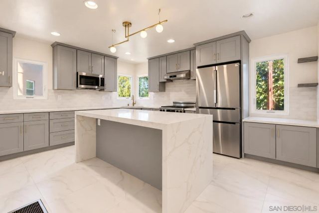 4391 Middlesex, San Diego, CA 92116