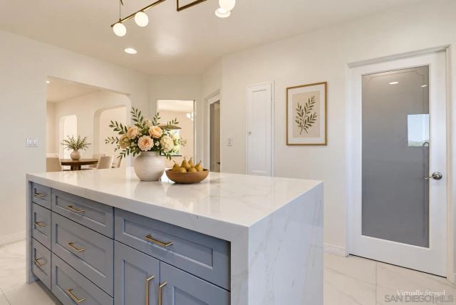 4391 Middlesex, San Diego, CA 92116