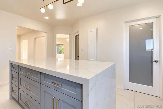 4391 Middlesex, San Diego, CA 92116