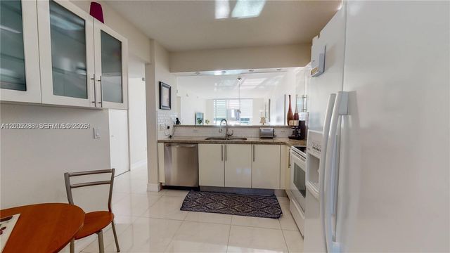 18100 N Bay Rd 504, Sunny Isles Beach, FL 33160