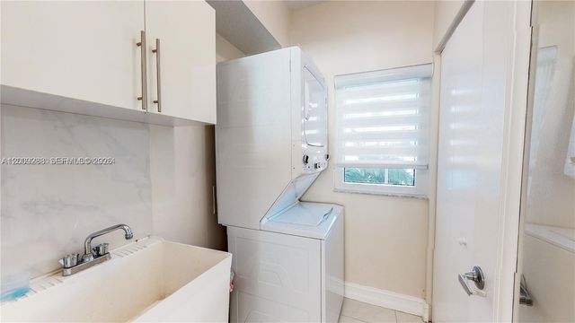 18100 N Bay Rd 504, Sunny Isles Beach, FL 33160