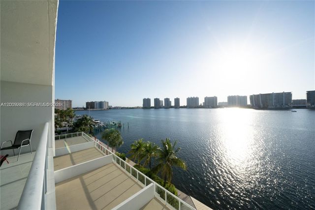 18100 N Bay Rd 504, Sunny Isles Beach, FL 33160