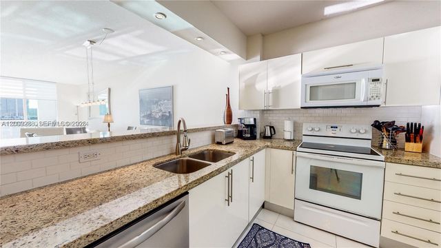 18100 N Bay Rd 504, Sunny Isles Beach, FL 33160