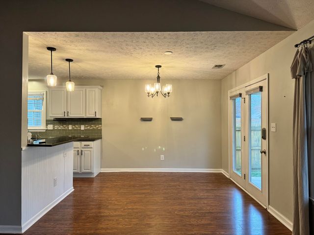 940 Ridgebrook Road, Lexington, KY 40509