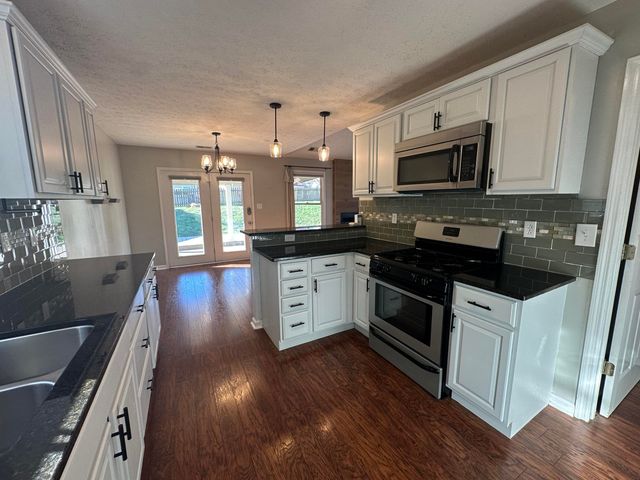 940 Ridgebrook Road, Lexington, KY 40509